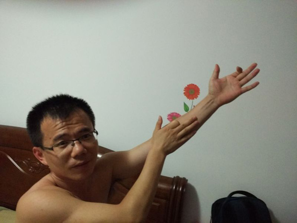 李雷老师“赤膊上阵”解答学生微信发来的问题。