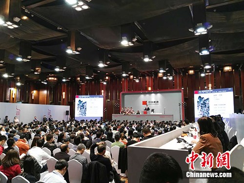 拍卖现场。中新网记者 宋宇晟 摄